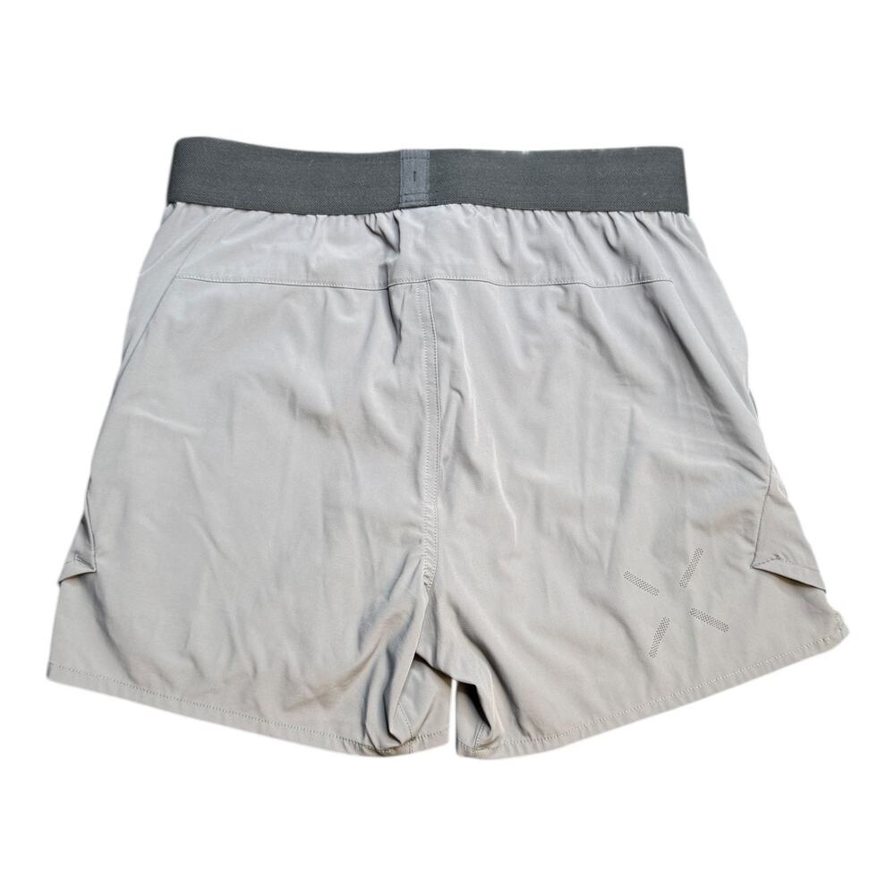 Lululemon License to Train Linerless Short 5" in Gull Grey
